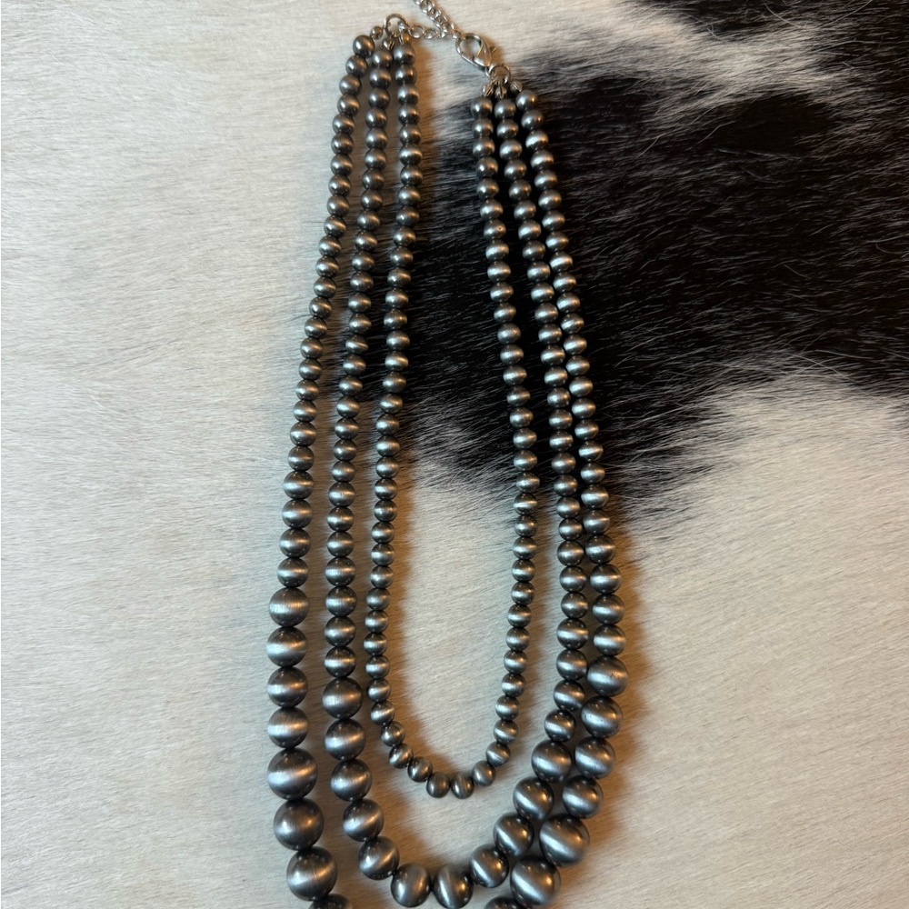 Chic Triple-Strand Faux Silver Navajo Pearl-Style Necklace